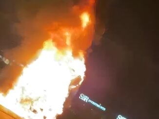 Incendio a Bastia Umbra, furgone in fiamme causa panico