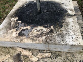 Monumento Teardrop, simbolo dono sangue, distrutto incendio doloso