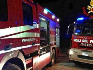 Incendio in appartamento a Perugia, tre intossicati, muore il gatto