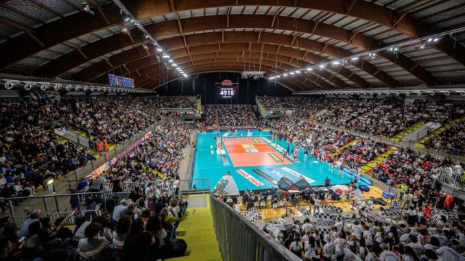 Sir Susa Vim trionfa con 4918 persone di pubblico