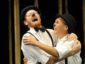 Spettacolo Abbracci di Teatro Telaio. Spettacolo di Famiglia