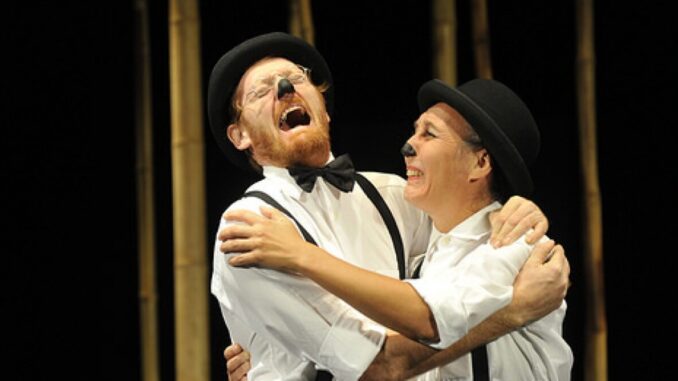 Spettacolo Abbracci di Teatro Telaio. Spettacolo di Famiglia