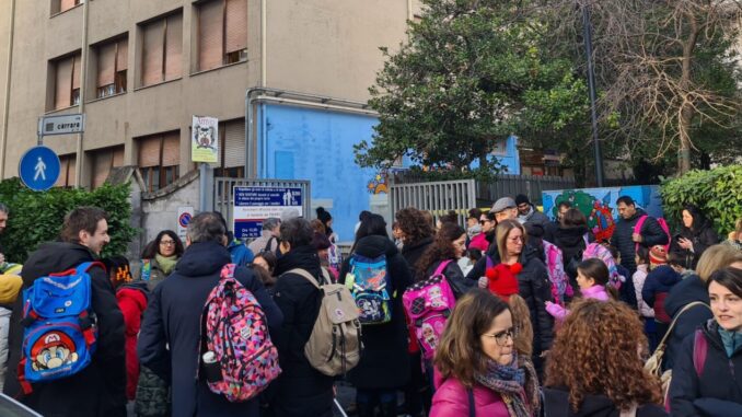 Allarme bombe alla scuola ‘Mazzini’ di Terni: disagi e paura tra studenti e personale