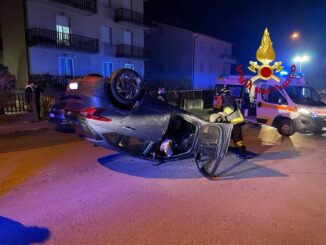 Auto si ribalta in via Colombo a Umbertide, ferito conducente
