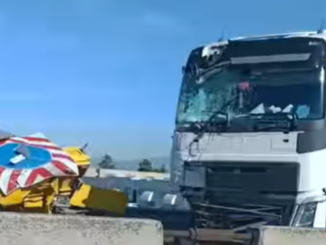 Mezzo pesante colpisce freccia dei lavori in corso, tutto bloccato