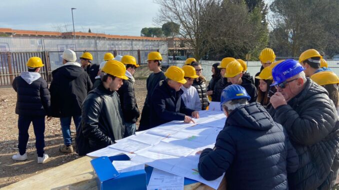 Narni, gli studenti del Gandhi in visita al cantiere del nuovo asilo