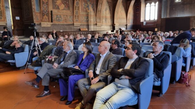 Oltre 200 Architetti ed Ingegneri presenti al seminario su Inarcassa