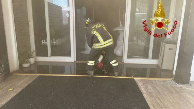 Incendio ristorante Ellera, intervento rapido vigili del fuoco