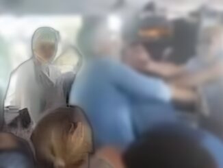 Scenario da film in autobus tra controllori e passeggeri a Città di Castello