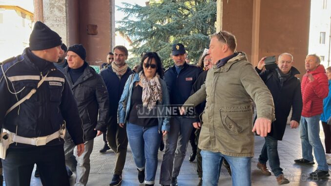 Motori nei sentieri, Puletti insultata in piazza dalle associazioni contrarie alla norma
