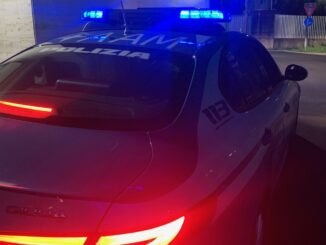 Arrestato 22enne a Perugia, trovato con droga e coltello