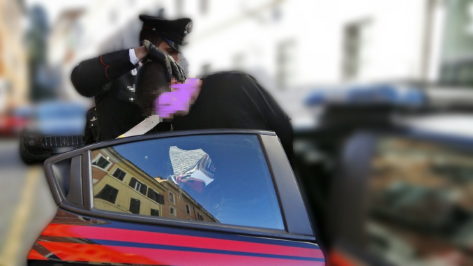Perseguitava la mamma 48enne evade dai domiciliari, arrestato