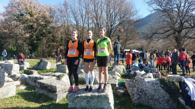 Tacitus Cross, tra le rovine di Carsulae brillano D'Inzillo e Marcucci.