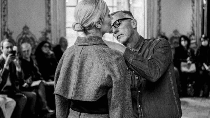 La moda povera di Olivier Saillard in scena al Teatro Cucinelli