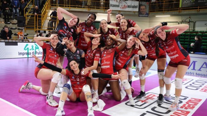 Missione compiuta per la Bartoccini: Macerata espugnata 5°set