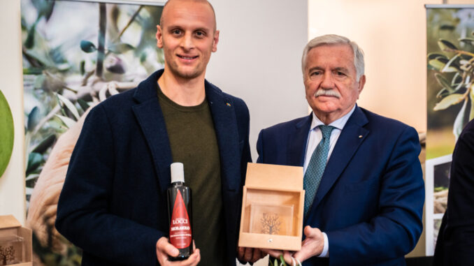 Tredici gli Oli Dop Agricola Locci 1° premio Piccole produzioni - La goccia d'Ercole