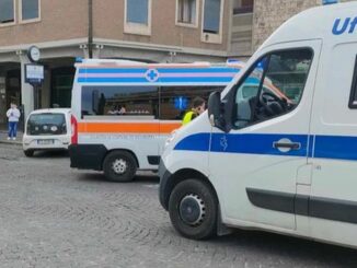 Si sfrena l'auto, donna salvata da passanti e Guardie Giurate dopo incidente