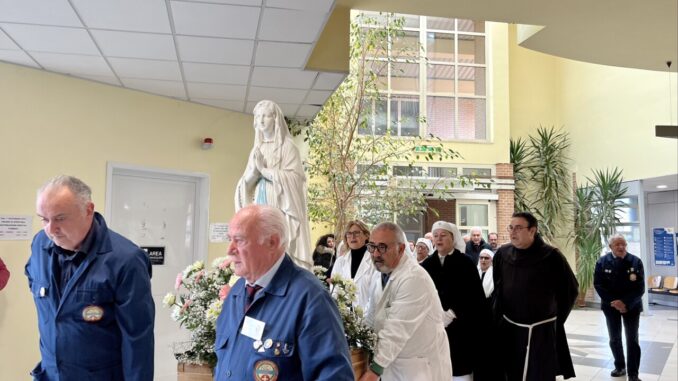 Madonna di Lourdes accolta a Foligno, simbolo di fede e speranza