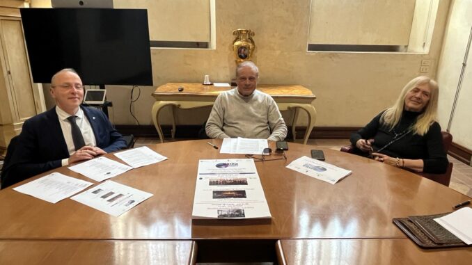 Presentata la 25esima edizione di "Musica dal Mondo" È stato svelato oggi a Palazzo dei Priori il programma di Musica dal Mondo 2024, festival internazionale dei cori e delle orchestre giovanili giunto alla 25esima edizione.