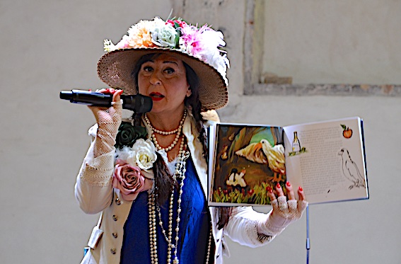 Nicoletta Tarli rappresenta con spettacolo e mostra le fiabe che diventano realtà