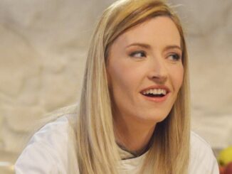 Velia De Angelis e la Sua Battaglia Contro la Sclerosi Multipla