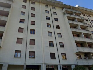 Divampa incendio in un appartamento a Ponte San Giovanni, salvata anziana