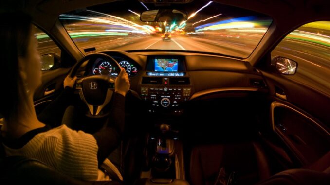 Corse clandestine di minicar pericolo nei parcheggi dei centri commerciali