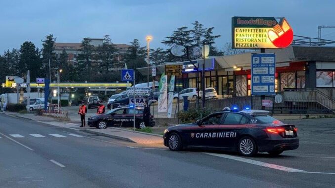 Rubano su un’autovettura in sosta, denunciati tre cileni