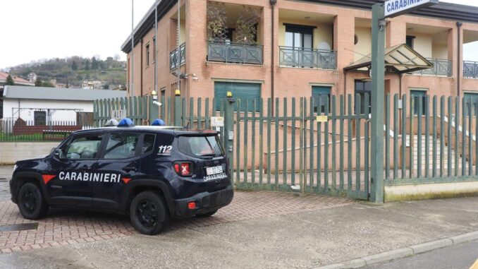 Città di Castello. Tre giovani denunciati per detenzione armi oggetti