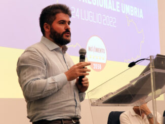 Thomas De Luca (M5S) critica la modifica al Piano rifiuti: un rischio per il futuro dei nostri figli