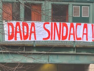 Uno striscione nella notte inneggia a la Dada Ferdinandi sindaca