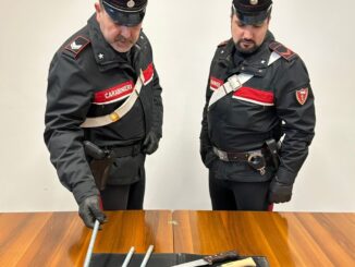 Città di Castello. Tre giovani denunciati per detenzione armi oggetti