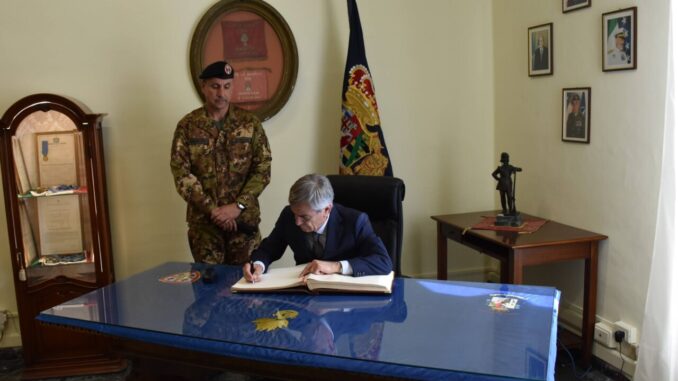 Il Prefetto di Perugia visita il 2° reggimento granatieri a Spoleto