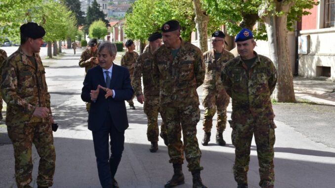 Il Prefetto di Perugia visita il 2° reggimento granatieri a Spoleto