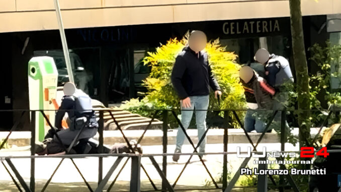 Arresto spettacolare a Fontivegge, 2 persone fermate dalla polizia
