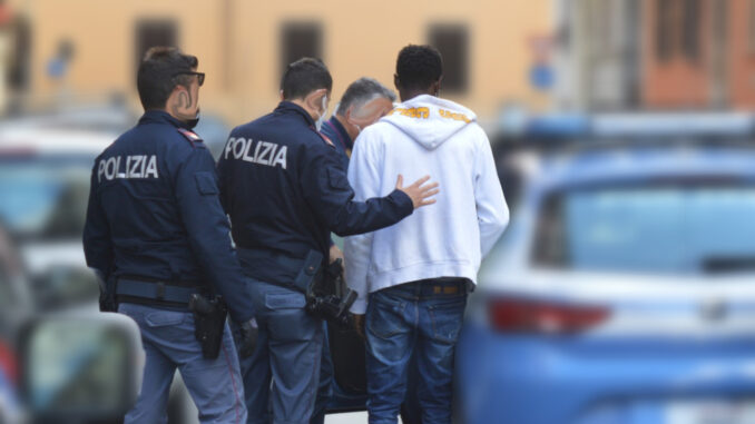 18enne tunisino arrestato per consumazione senza pagamento e aggressione ai Carabinieri