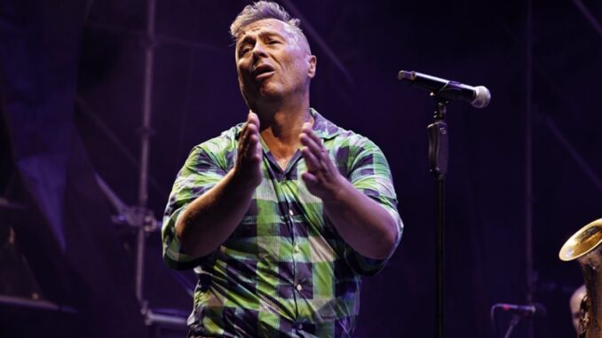 Paolo Belli conferma la Tournée Estiva Nonostante le Voci di Stop