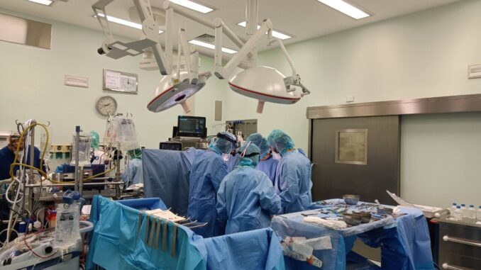 Operato un paziente di 40 anni affetto da raro tumore cervicale