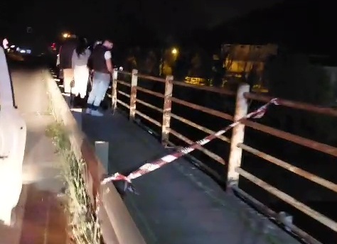 Tragedia nella notte, ragazzo di 20 anni si toglie la vita gettandosi nel Tevere
