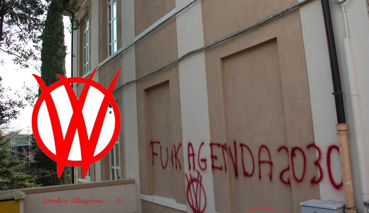 6 La precedente scritta al Ciabatti e il logo del movimento ViVi.