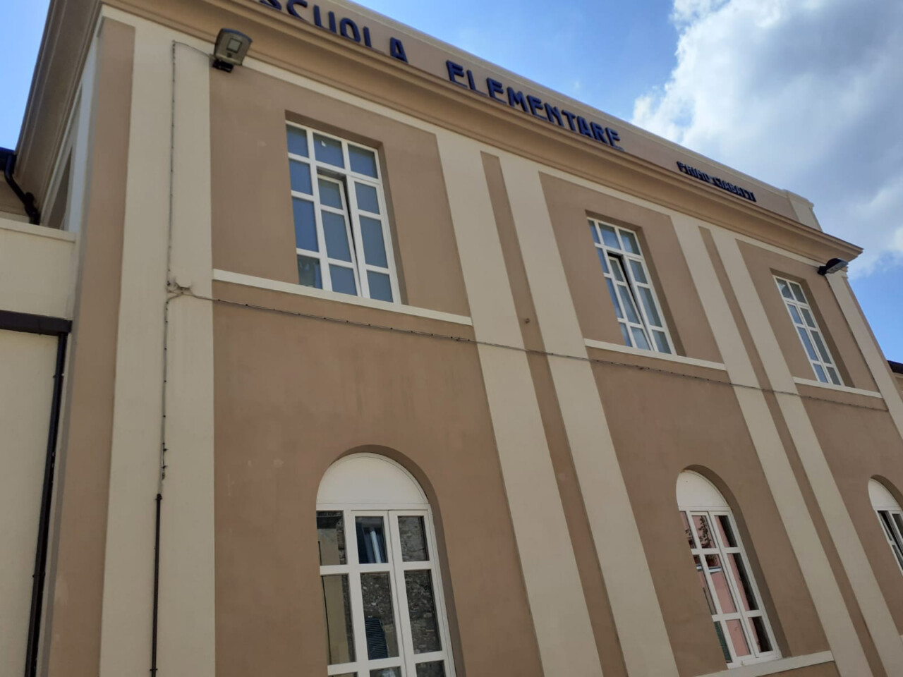 8 La Ciabatti dal lato via Brunamonti, appena rigenerata