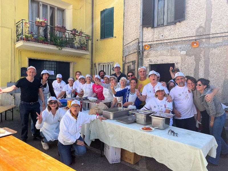 "Tuscia in Fiore 2024: Un Fiabesco Viaggio Tra i Borghi"