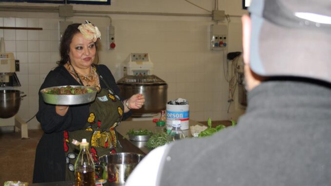 Gigi Passera porta la cucina in carcere: laboratorio cambiamento