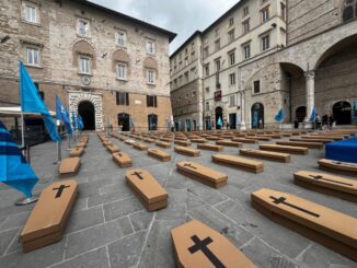 Flash Mob Uil. Centodieci bare in piazza sicurezza sul lavoro