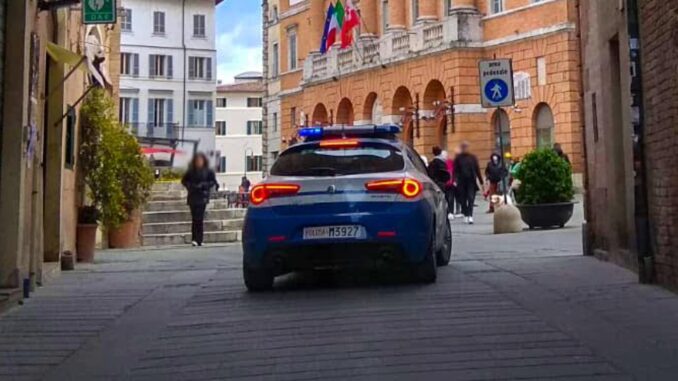 Foligno, operazione antidroga: arrestati tunisino e donna italiana
