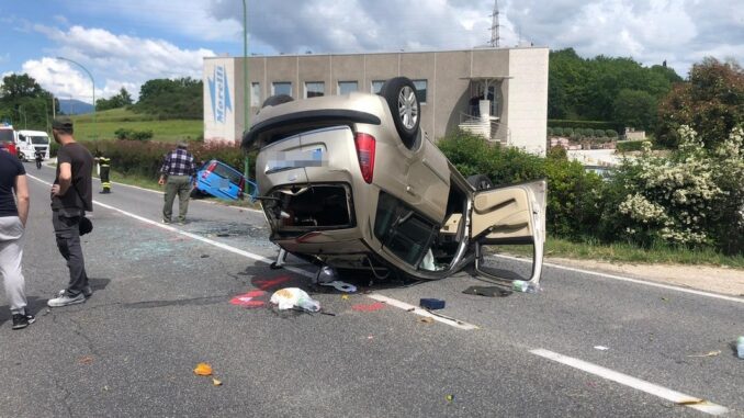 Incidente sulla SS3 Flaminia Ternana, 5 feriti, anche due minorenni