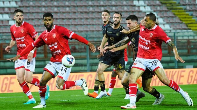 Il Perugia avanza nei playoff, dopo pareggio Rimini i grifoni sfideranno la Carrarese al Curi FOTO
