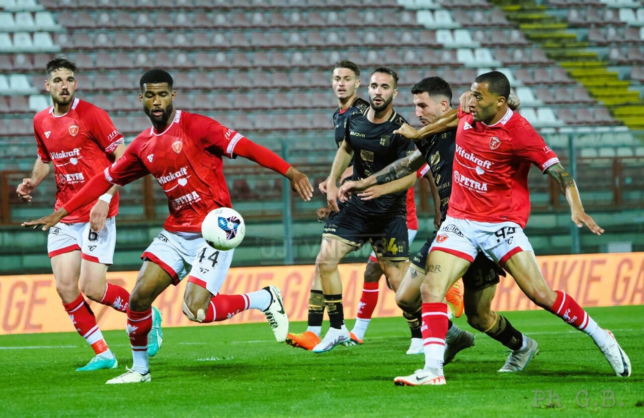 Il Perugia avanza nei playoff, dopo pareggio Rimini i grifoni sfideranno la Carrarese al Curi FOTO