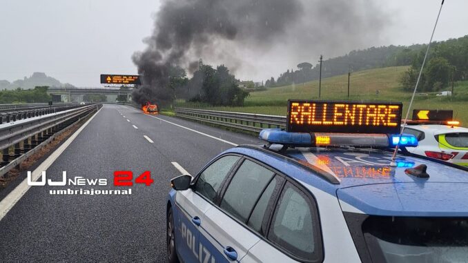 A fuoco auto a Gpl, l'incendio in Autostrada del Sole A1