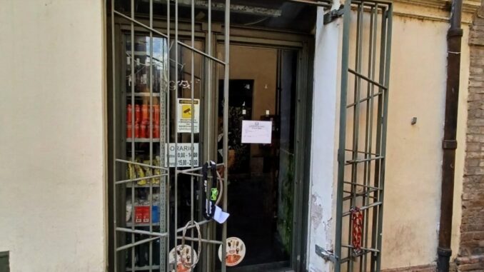 Sospesa la licenza di un locale per vendita di alcol a minori